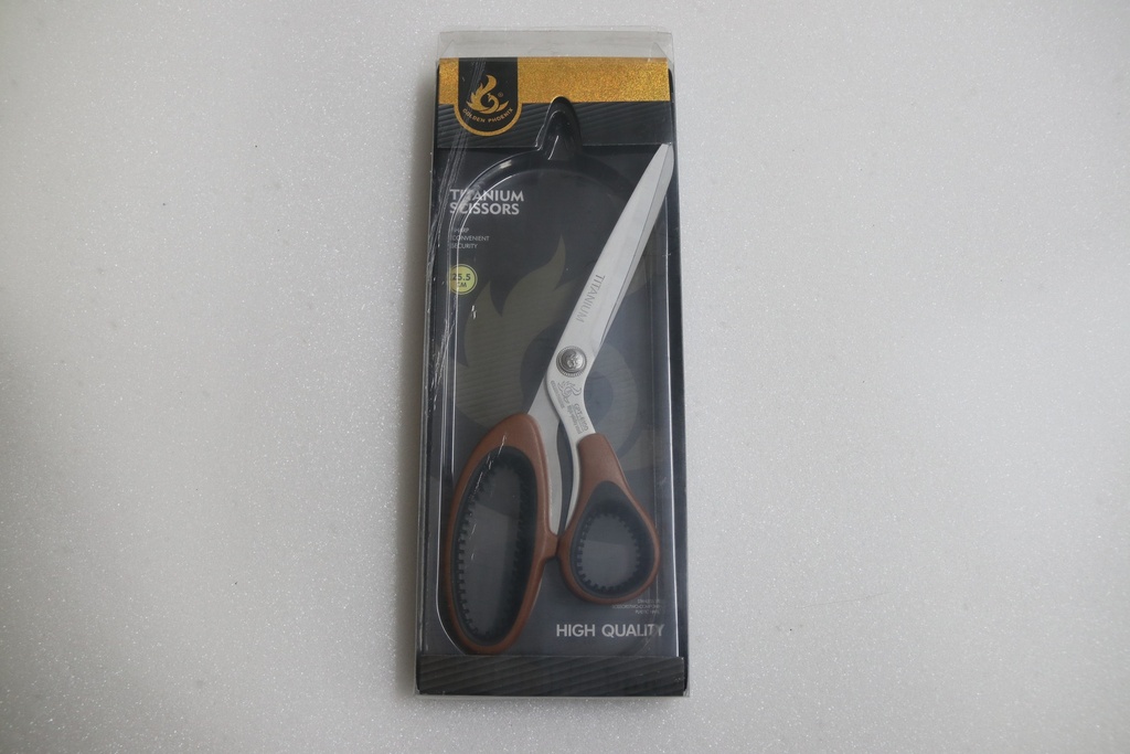 Tijera Titanium Grande